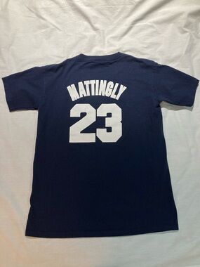 Don Mattlingly New York Yankees Jersey Shirt. Men’s size M/L